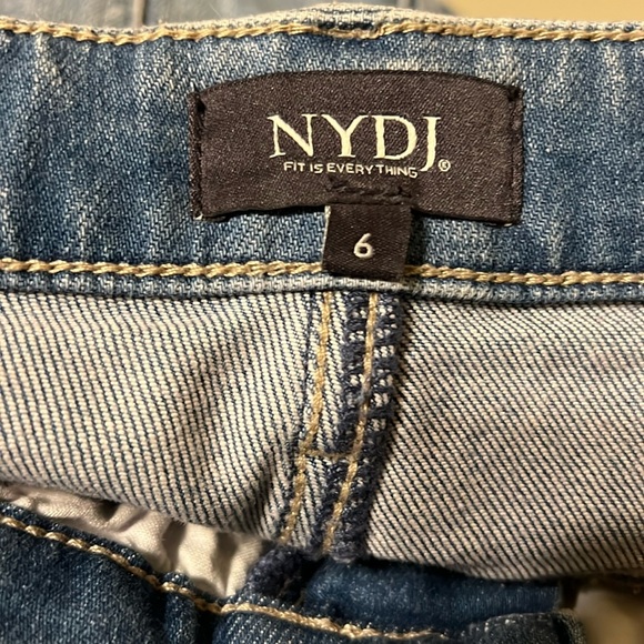 NYDJ girlfriend size 6 - Picture 6 of 7
